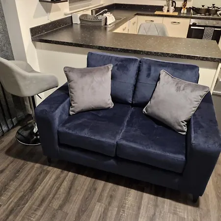Spacious Luxurious Serviced 4 *