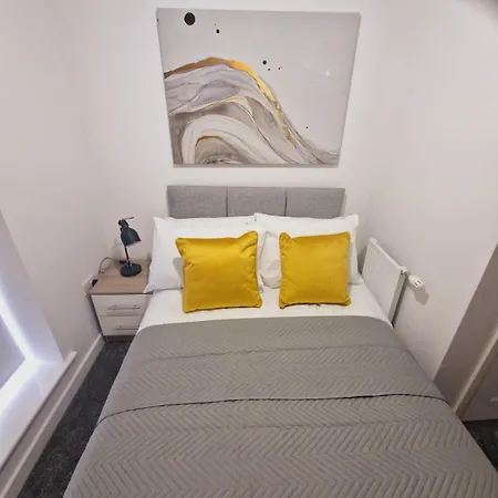 Spacious Luxurious Serviced 4 Maison d'hôtes Sheffield