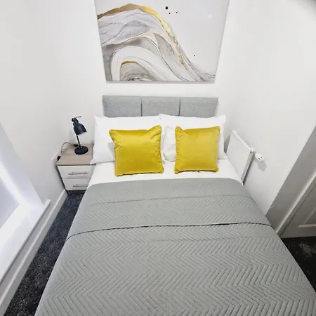 Spacious Luxurious Serviced 4 Maison d'hôtes Sheffield